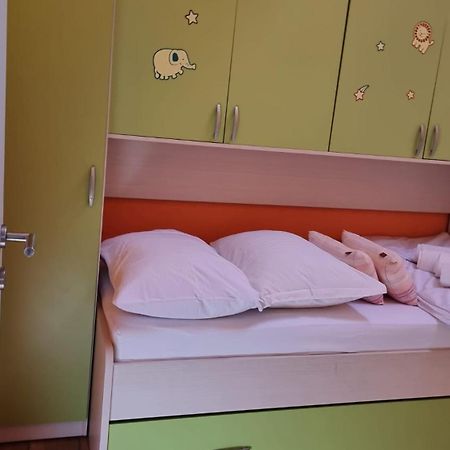 Guest House Klara Solin Exterior foto